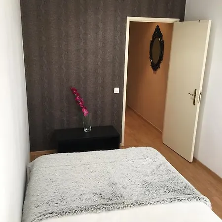Apartament In Bairro Alto Apartament *